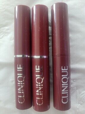 Clinique Burgundy Lipstick Set in Deep Wine Tones